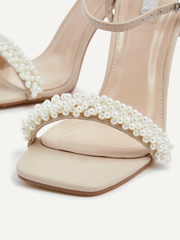 Sophisticated Heeled Sandals for a Classy Look - Image 5